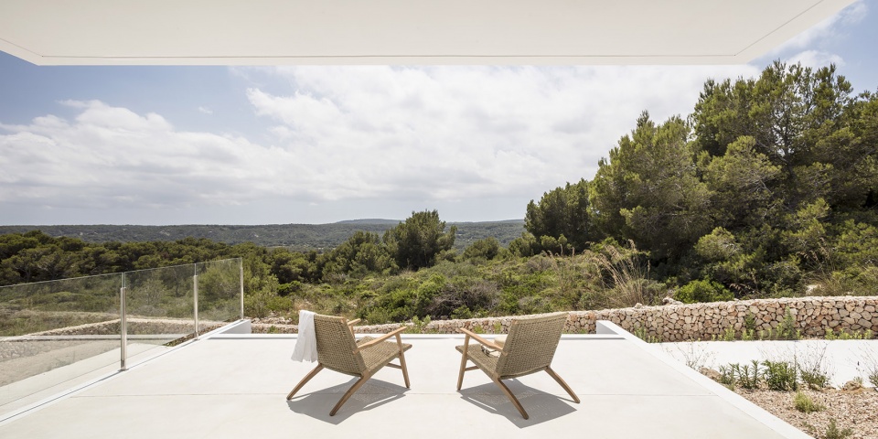 catwalk villa by nomo studio