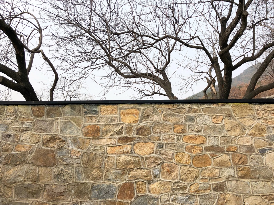 persimmon garden in wangjiatuan village china by 3andwich design he wei studio