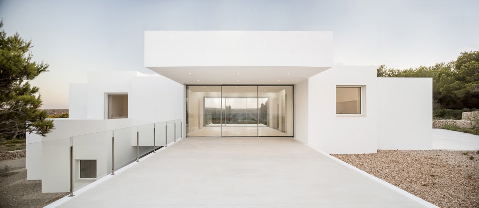 catwalk villa by nomo studio