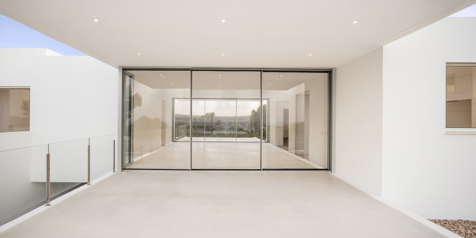 catwalk villa by nomo studio