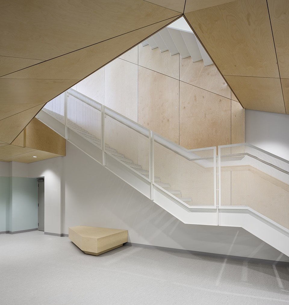 metis beach intermediate school by proulxsavard ccm2 architects