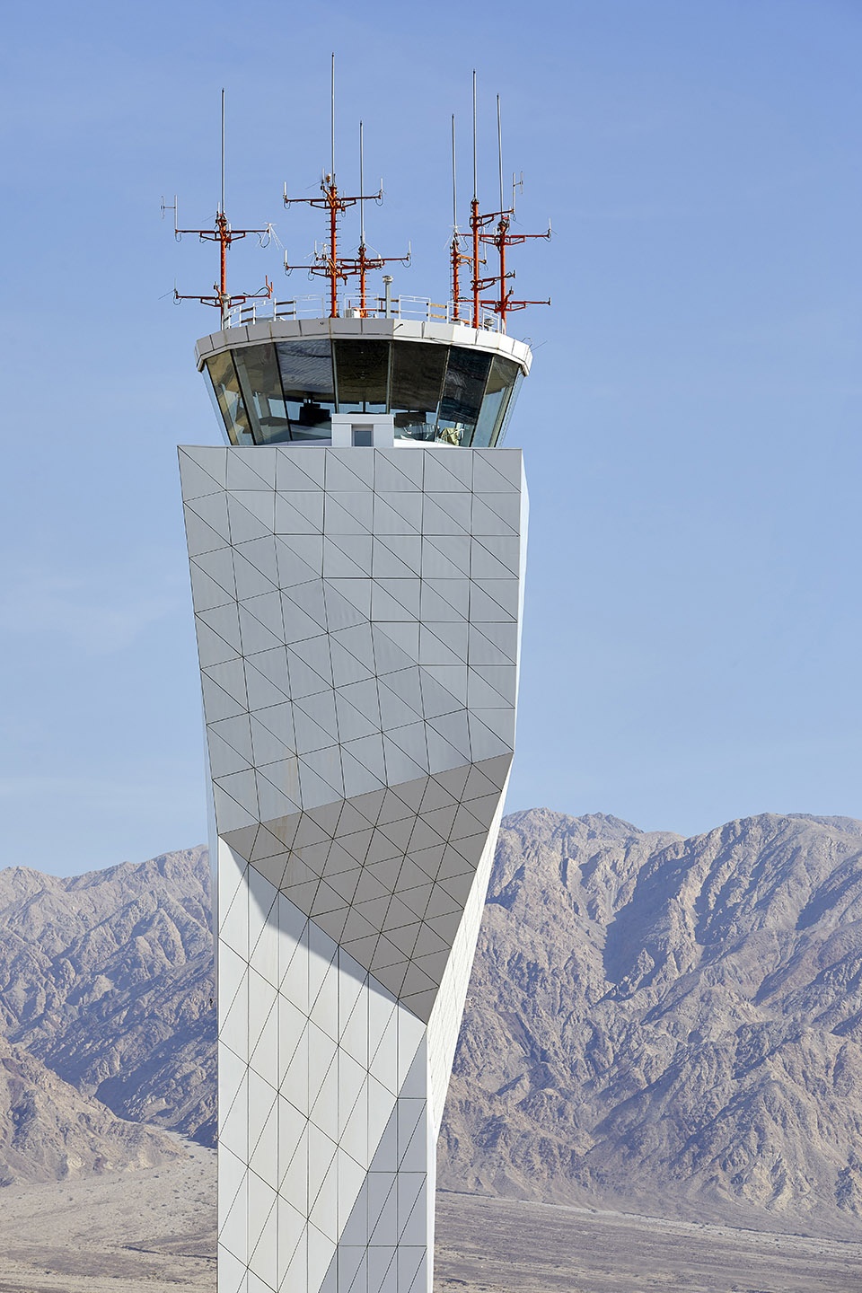 ilan and asaf ramon international airport by amir mann ami shinar architects and planners moshe zur architects