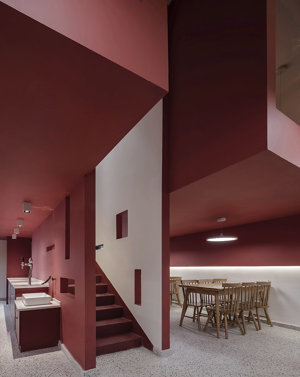 interest composition design for a crayfish restaurant china by linear arhitecture