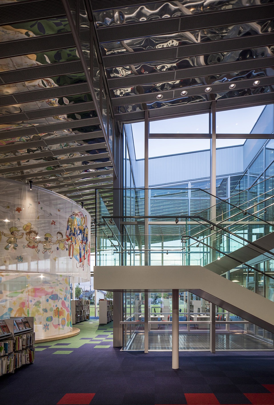 nonoichi library by mikami architects