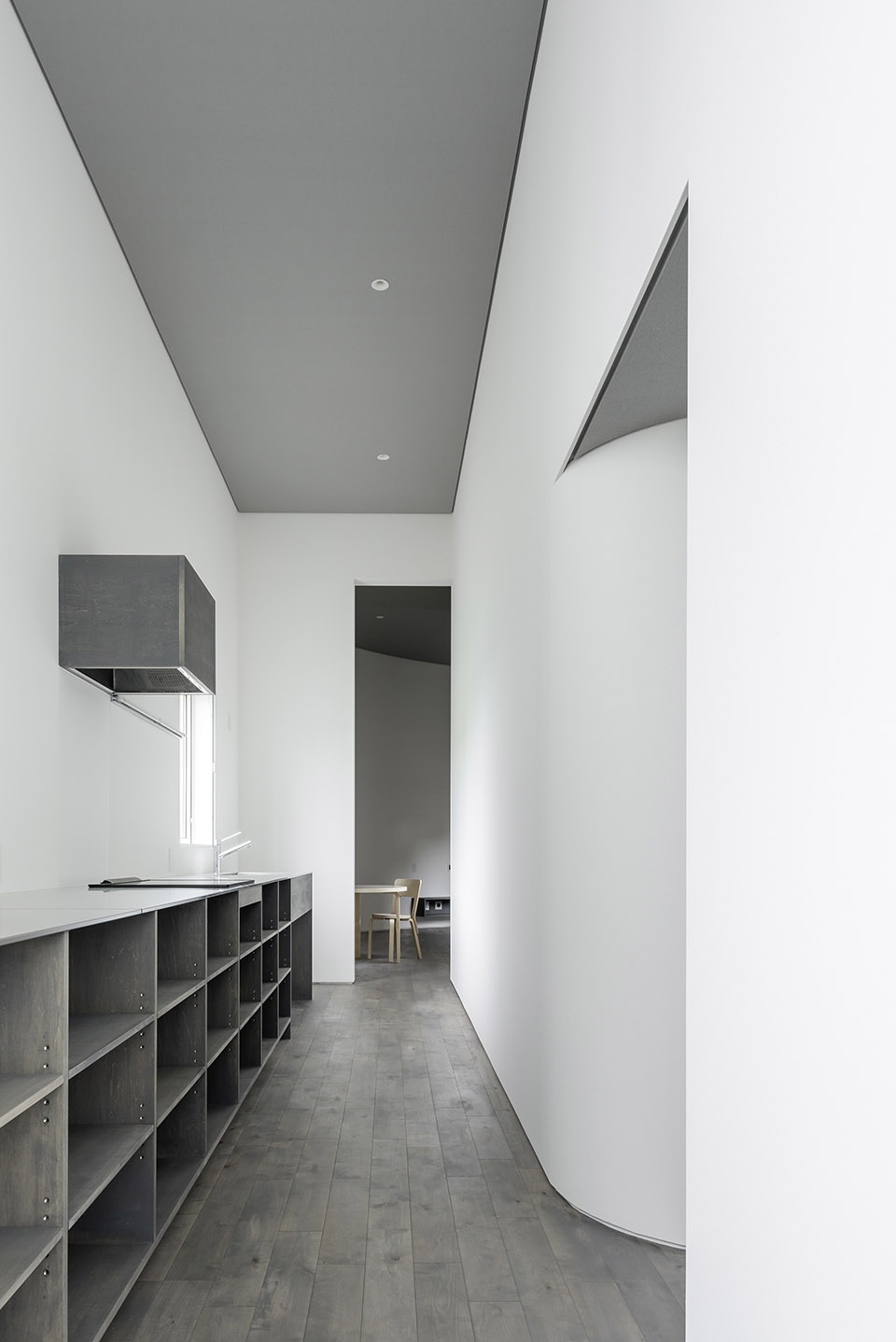 corridor of the fold by jun igarashi architects