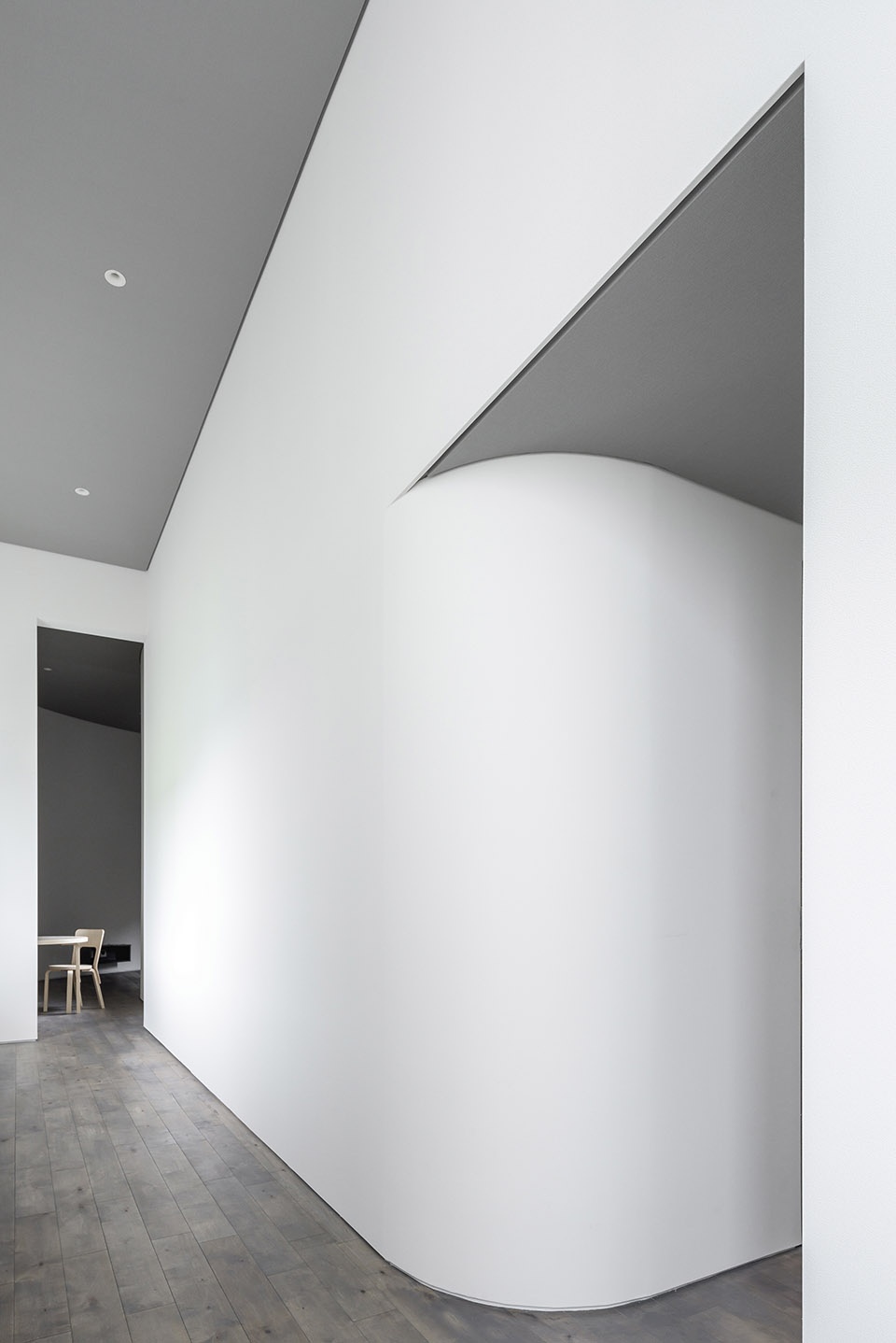 corridor of the fold by jun igarashi architects