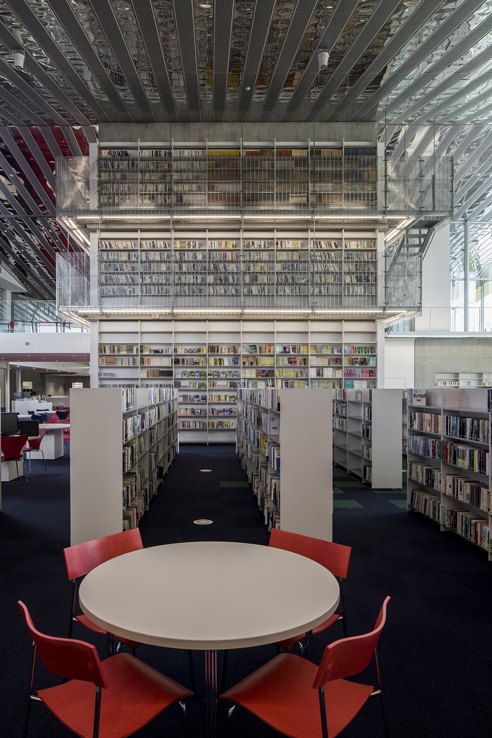 nonoichi library by mikami architects