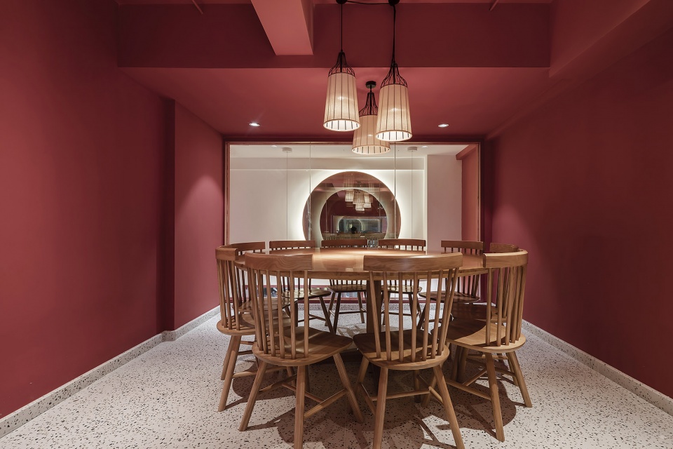 interest composition design for a crayfish restaurant china by linear arhitecture