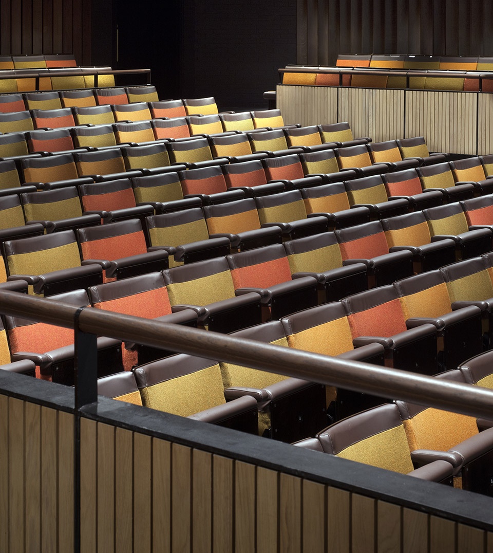 peter hall performing arts centre at the perse school by haworth tompkins