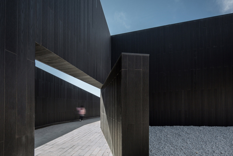 traveler black tent in yangbajing china by pure