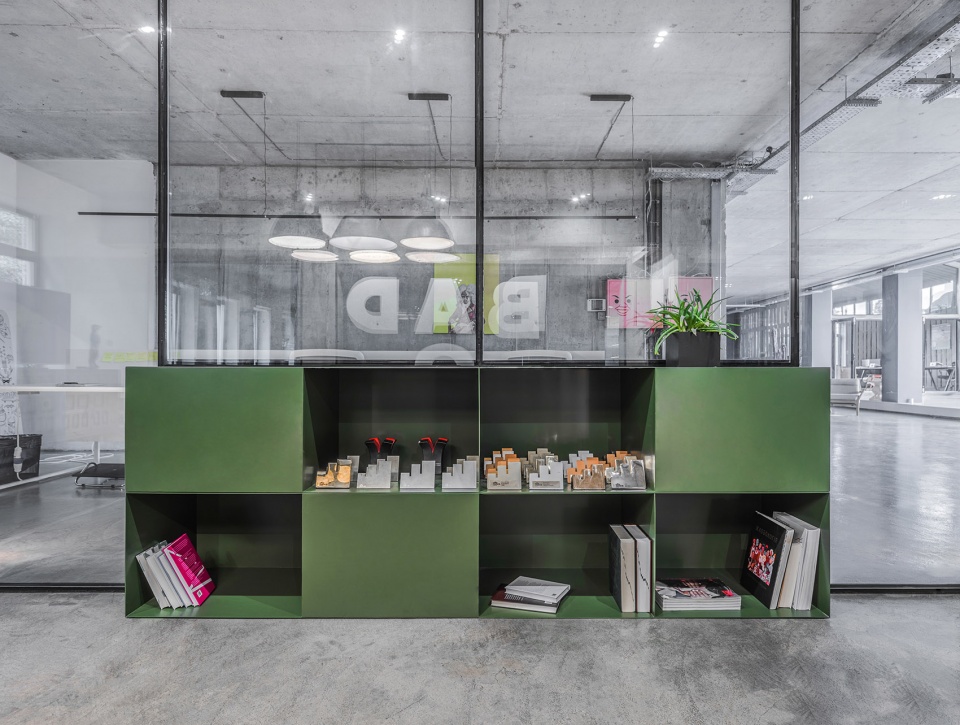 hey banda by balbek bureau