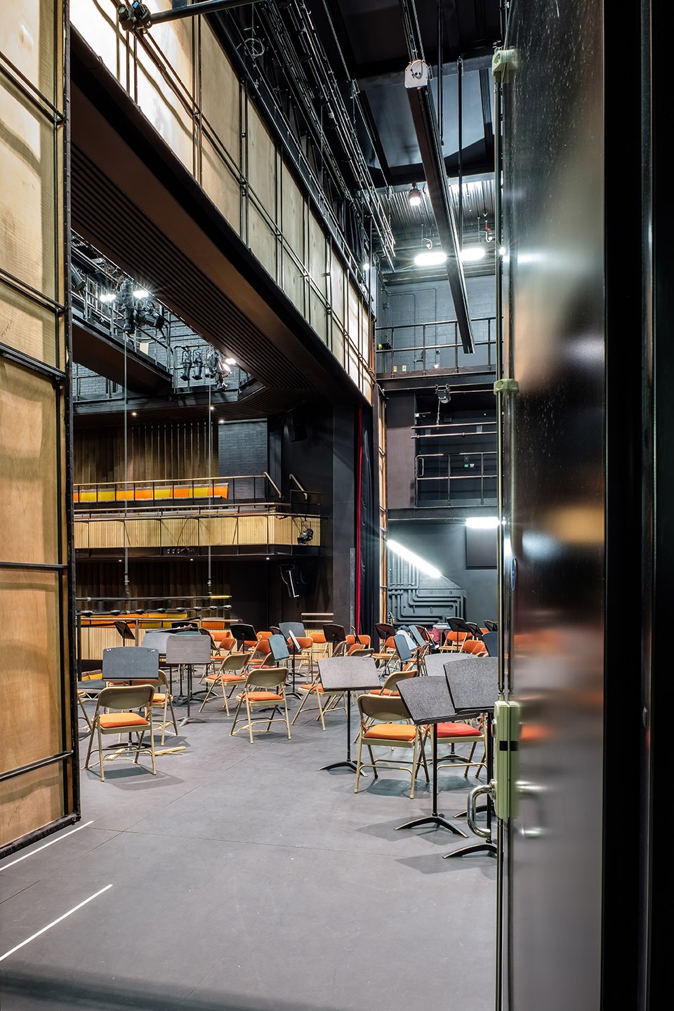peter hall performing arts centre at the perse school by haworth tompkins