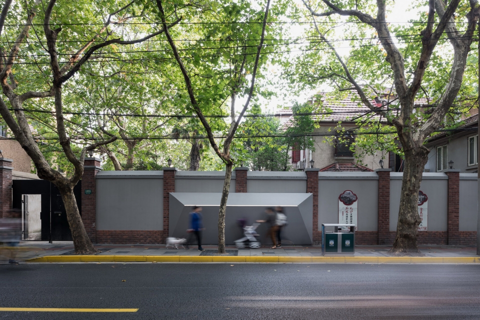 street wall gallery on yuyuan roa china by bengo studio