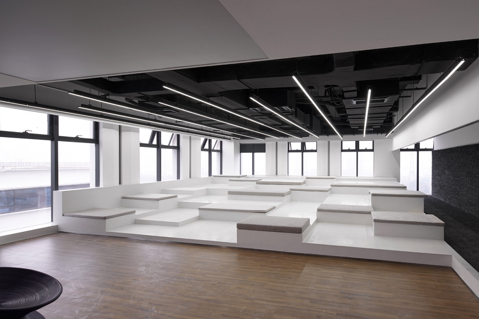 genesis rock ifse space creative lab