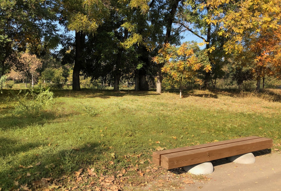 bench h 01 by sivakpartners