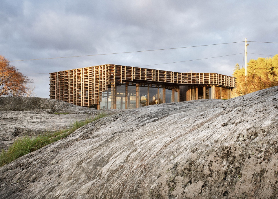 house on an island by atelier oslo