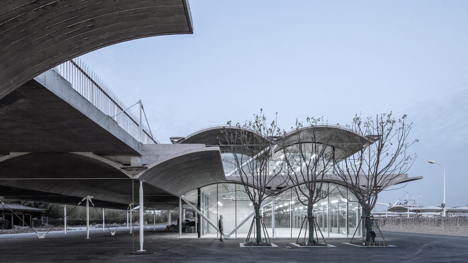 m2 tourist terminal at bailian jing shanghai by original design studio