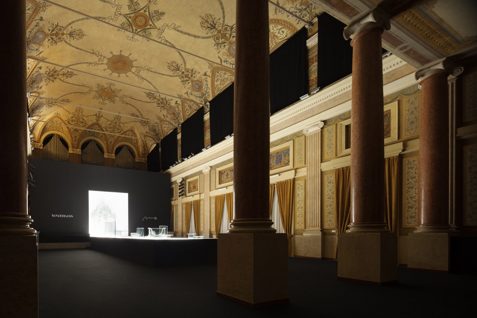 shape of gravity exhibition by nendo wonderglass