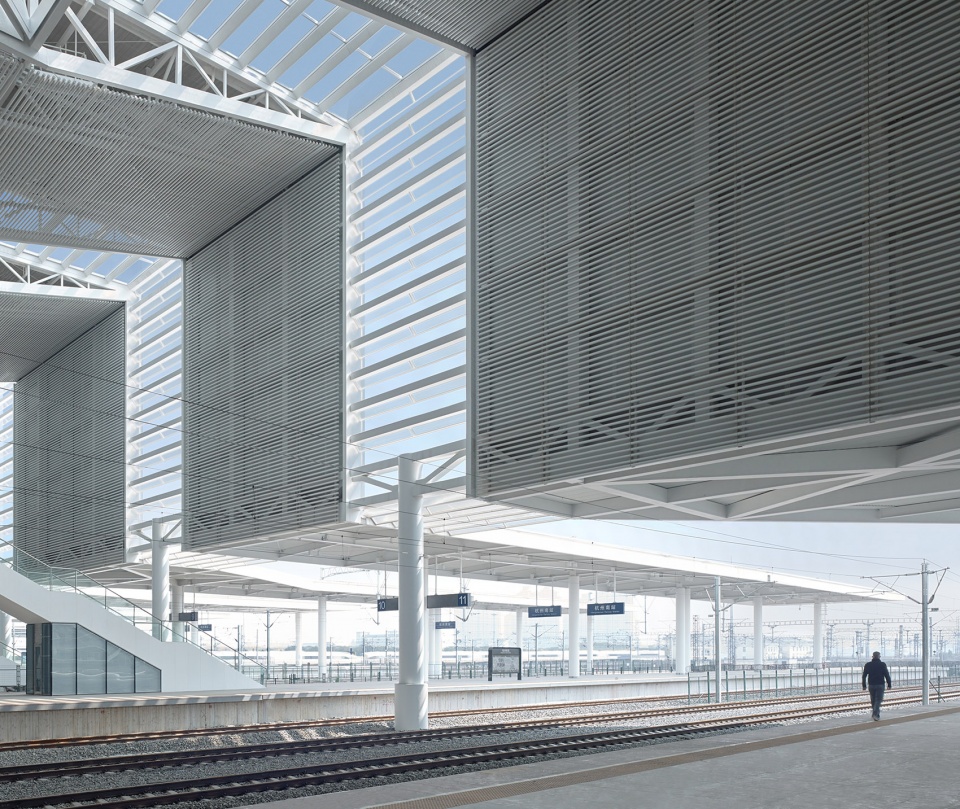 hangzhous southern railway station china by gmp
