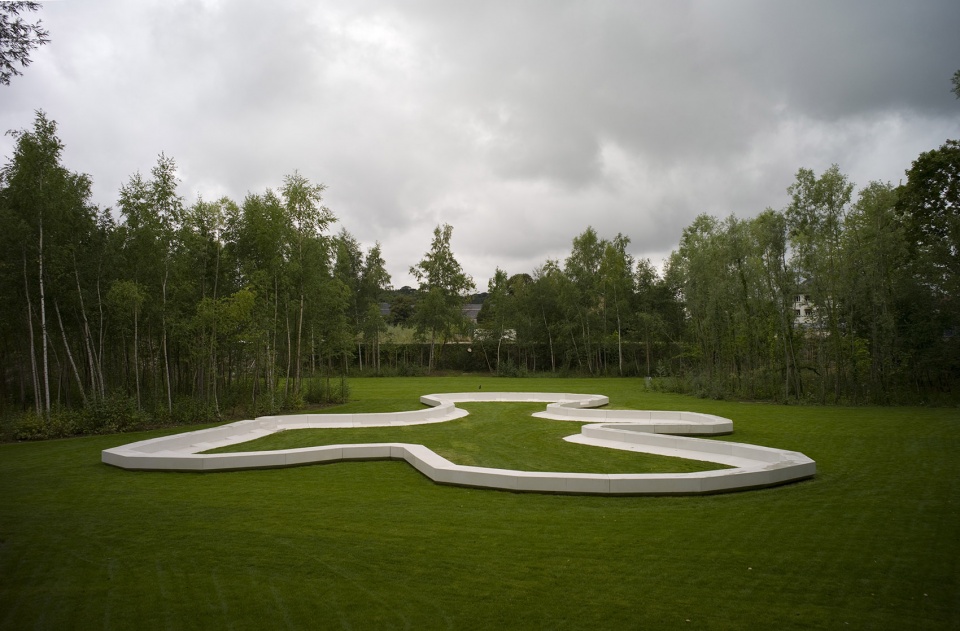 installation of garden furniture for the etangs gobert site in versailles by inessa hansch architecte