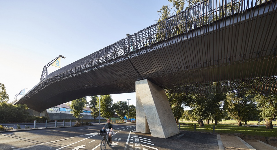 tanderrum pedestrian bridge by john wardle architects nadaaa