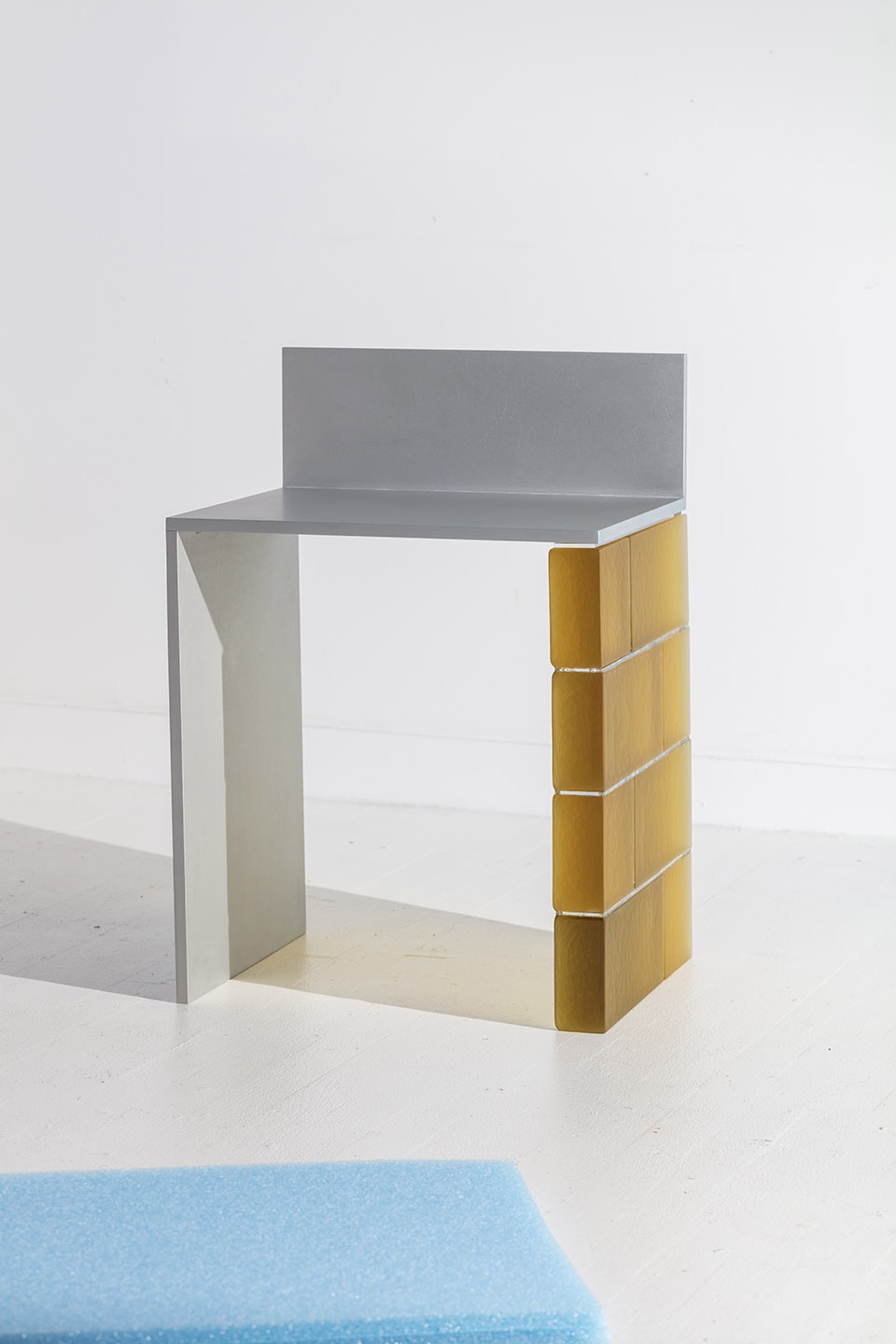 lescaze chair by trueing studio