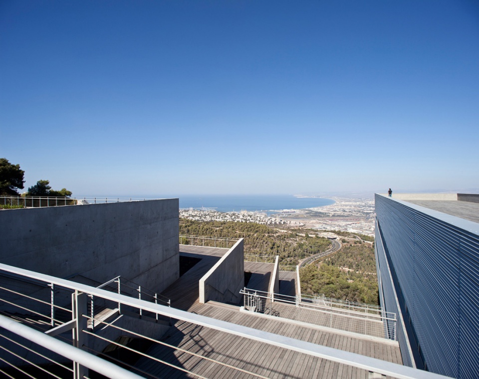 haifa university student center by chyutin architects