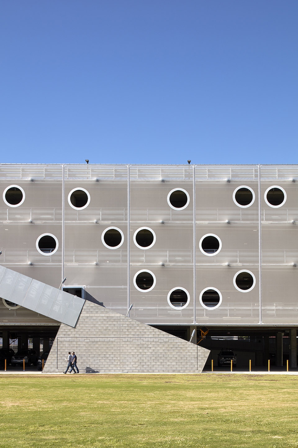 rna large animal pavilion by shane thompson architects