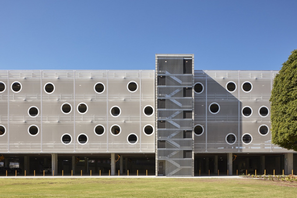 rna large animal pavilion by shane thompson architects