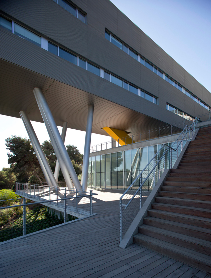 haifa university student center by chyutin architects