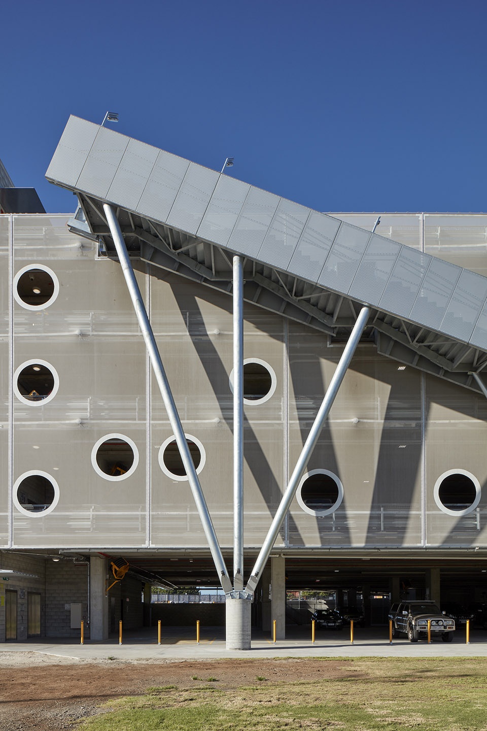 rna large animal pavilion by shane thompson architects