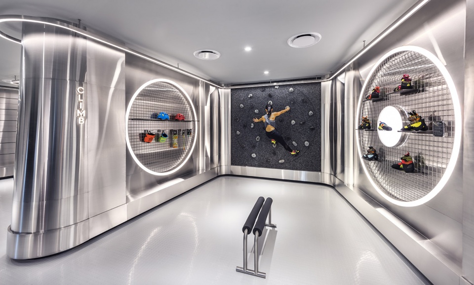 durasport retail store by ministry of design