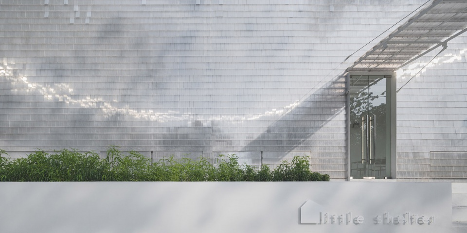 little shelter hotel by department of architectur