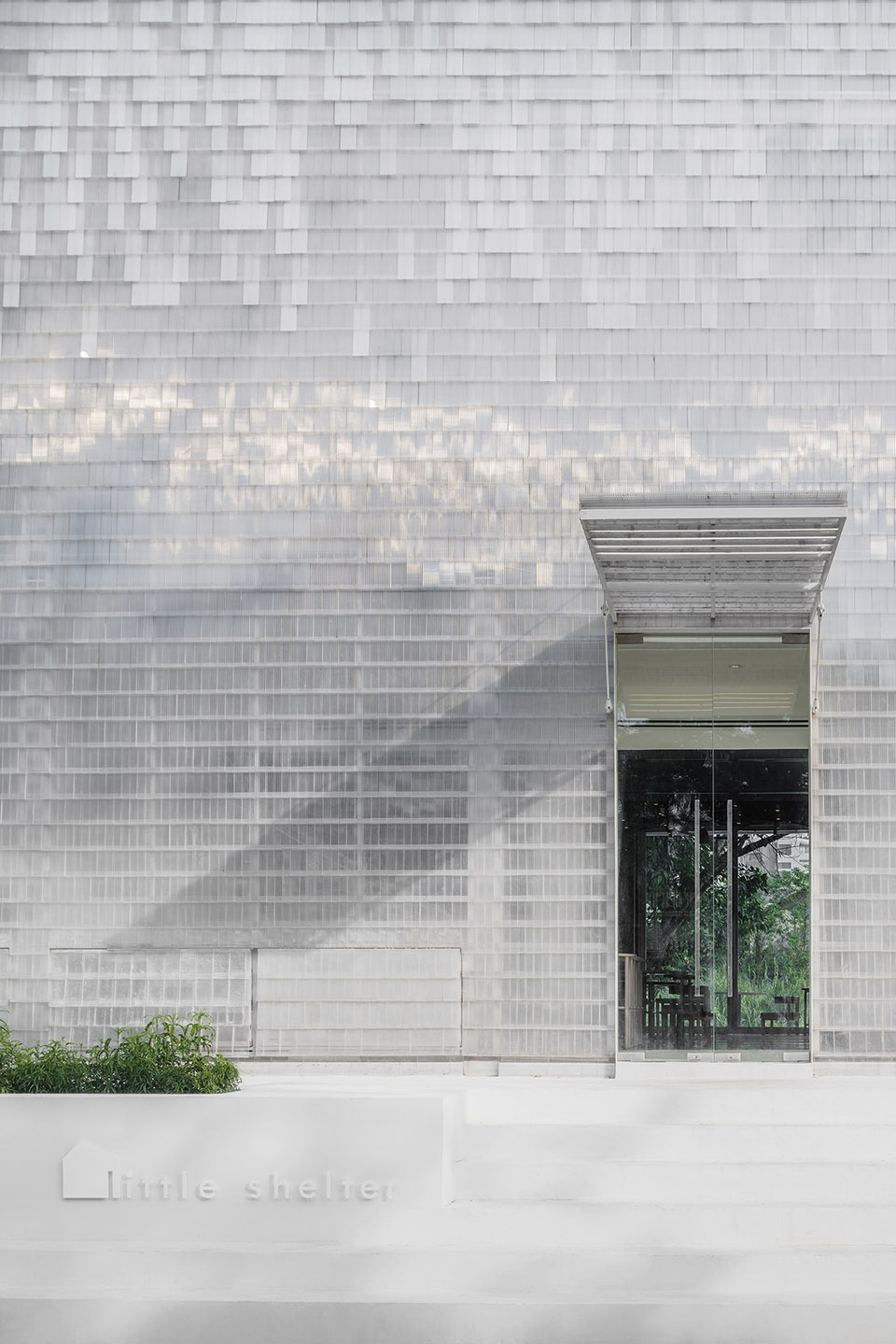 little shelter hotel by department of architectur