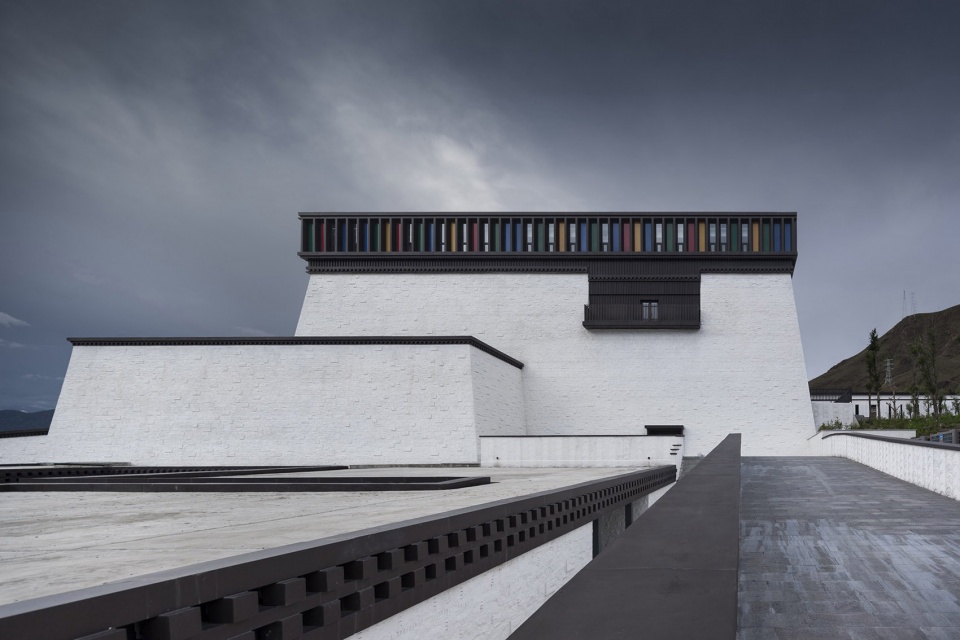 tibet intangible cultural heritage museum by shenzhen huahui design co ltd