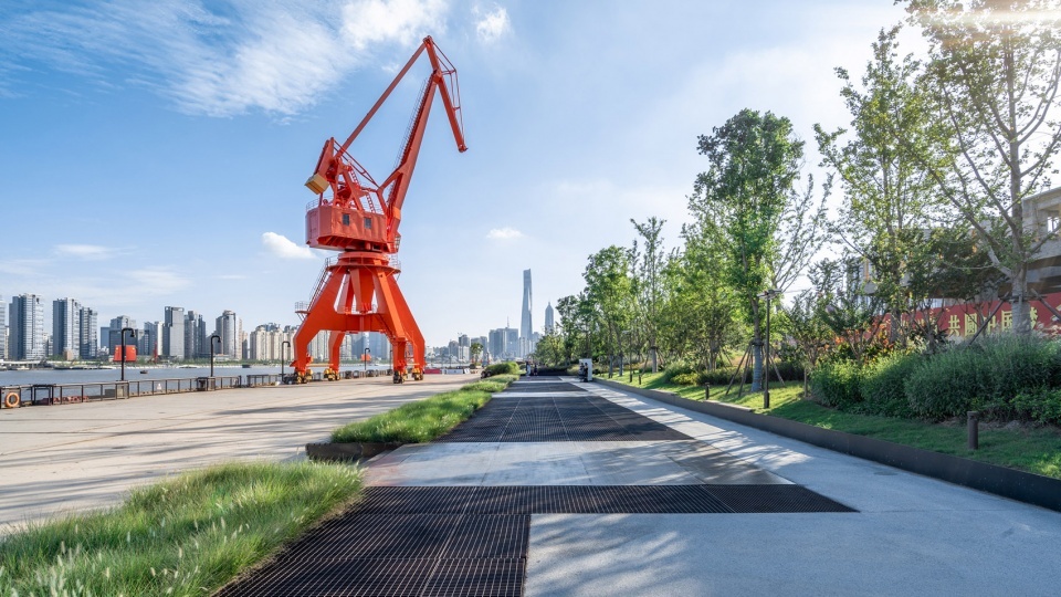 public space of yangpu riverfront south section phase ii china by daguan landscape design 960x540 1
