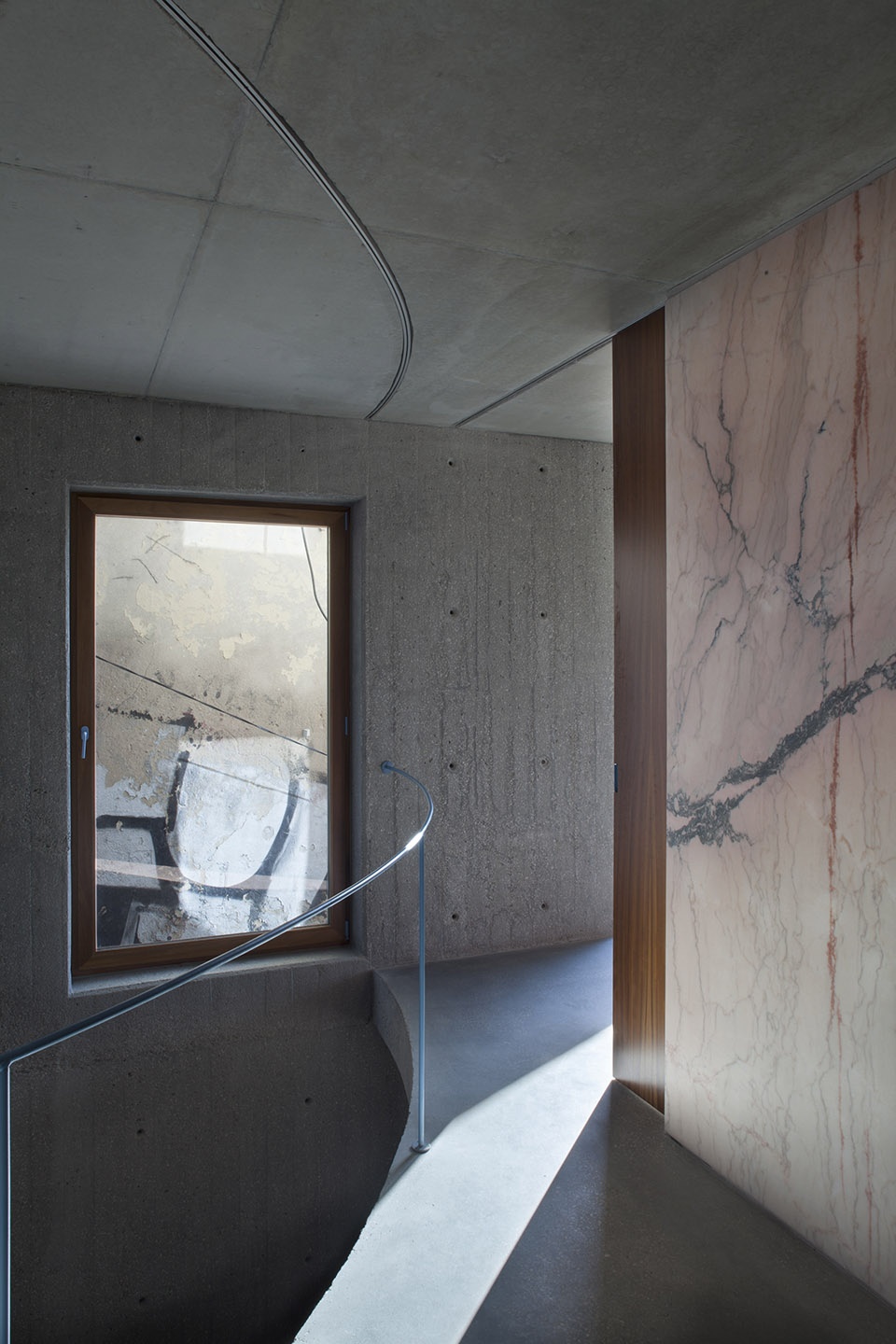 casa do monte by leopold banchini architects