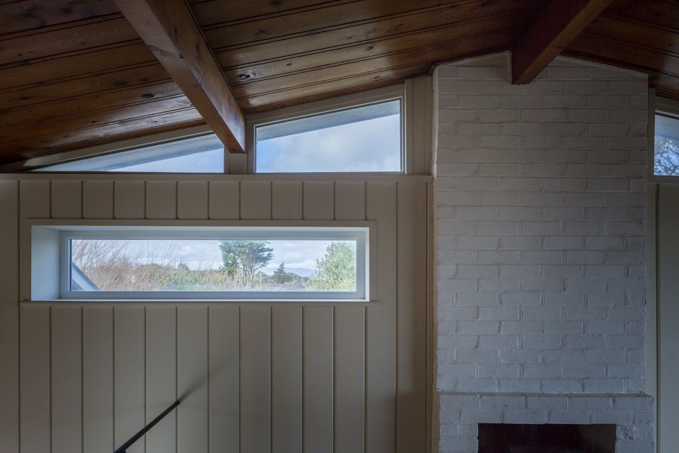riverchapel adaptations to a holiday home by robert bourke architects