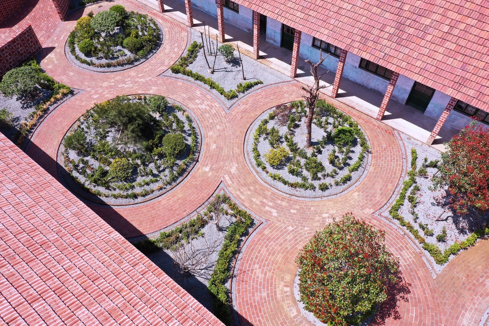 reconstruction of 1971 research camp in rizhao china by dake architectural design