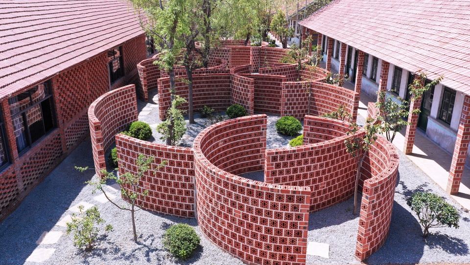 reconstruction of 1971 research camp in rizhao china by dake architectural design
