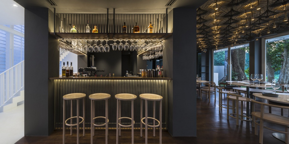 little shelter hotel by department of architectur