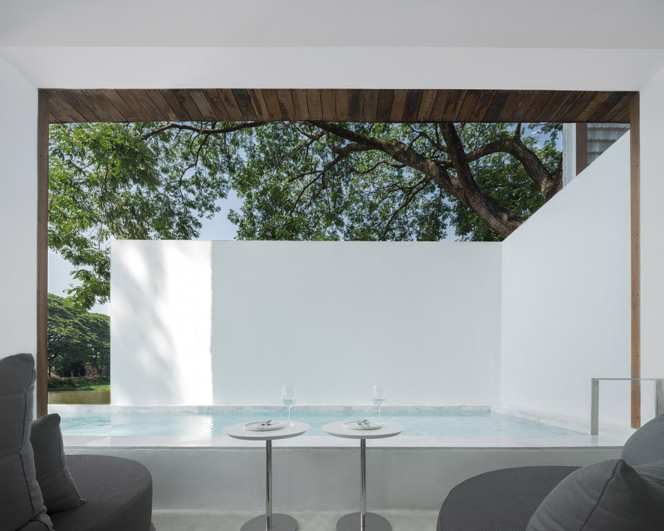 little shelter hotel by department of architectur