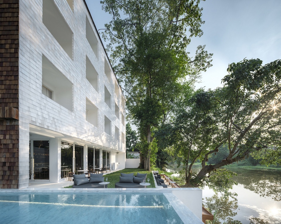little shelter hotel by department of architectur