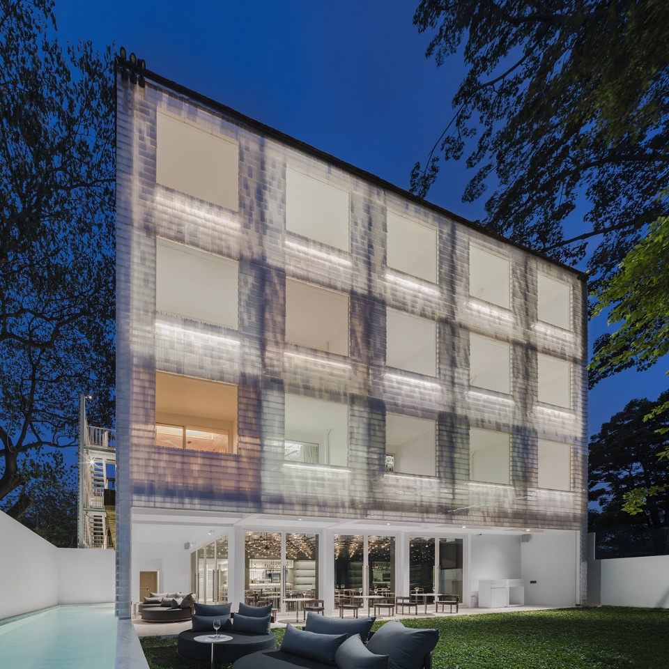 little shelter hotel by department of architectur