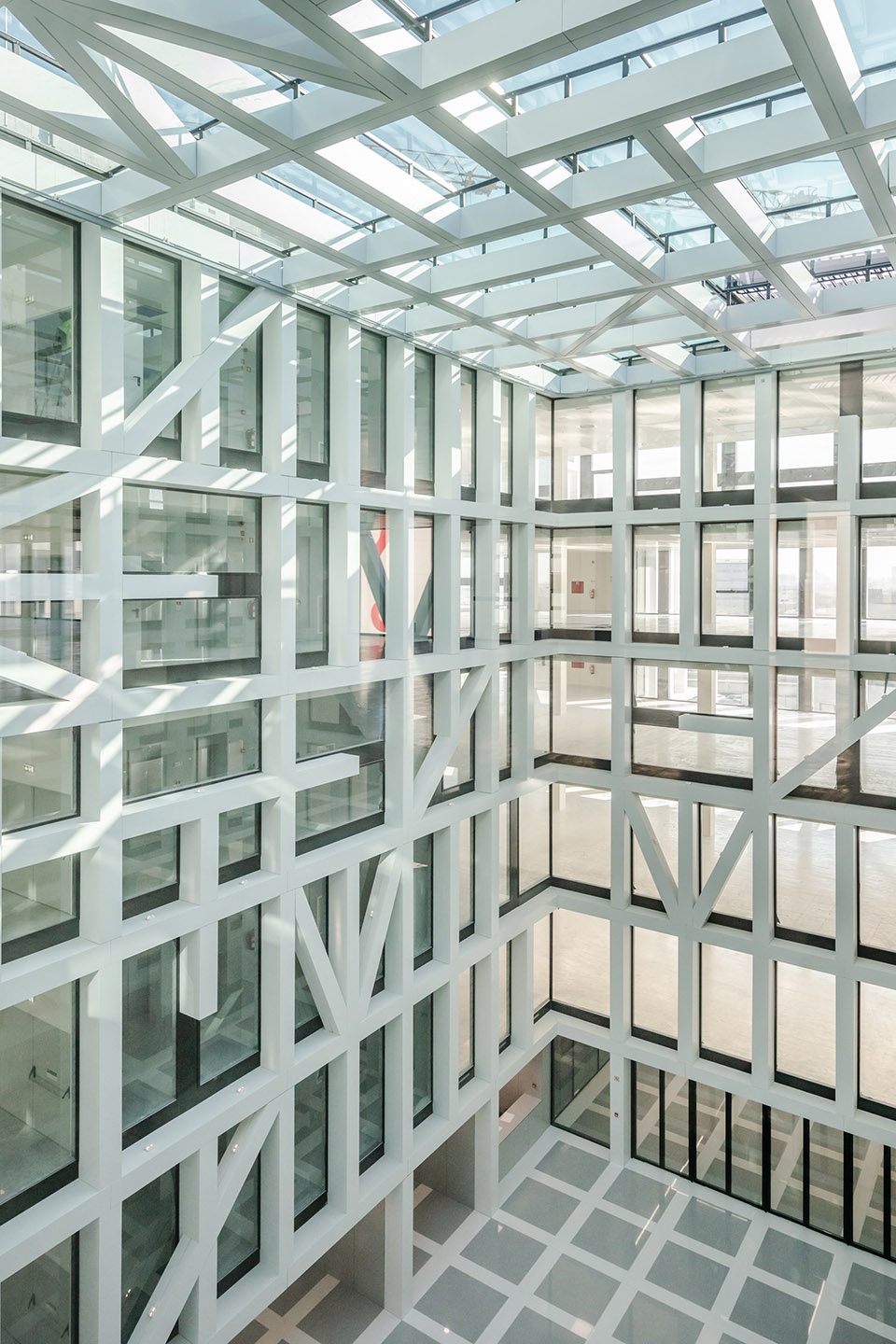 Urbo Business Centre by Nuno Capa Arquitecto
