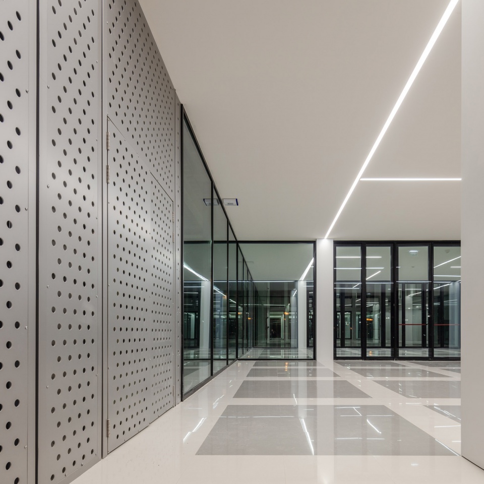 Urbo Business Centre by Nuno Capa Arquitecto