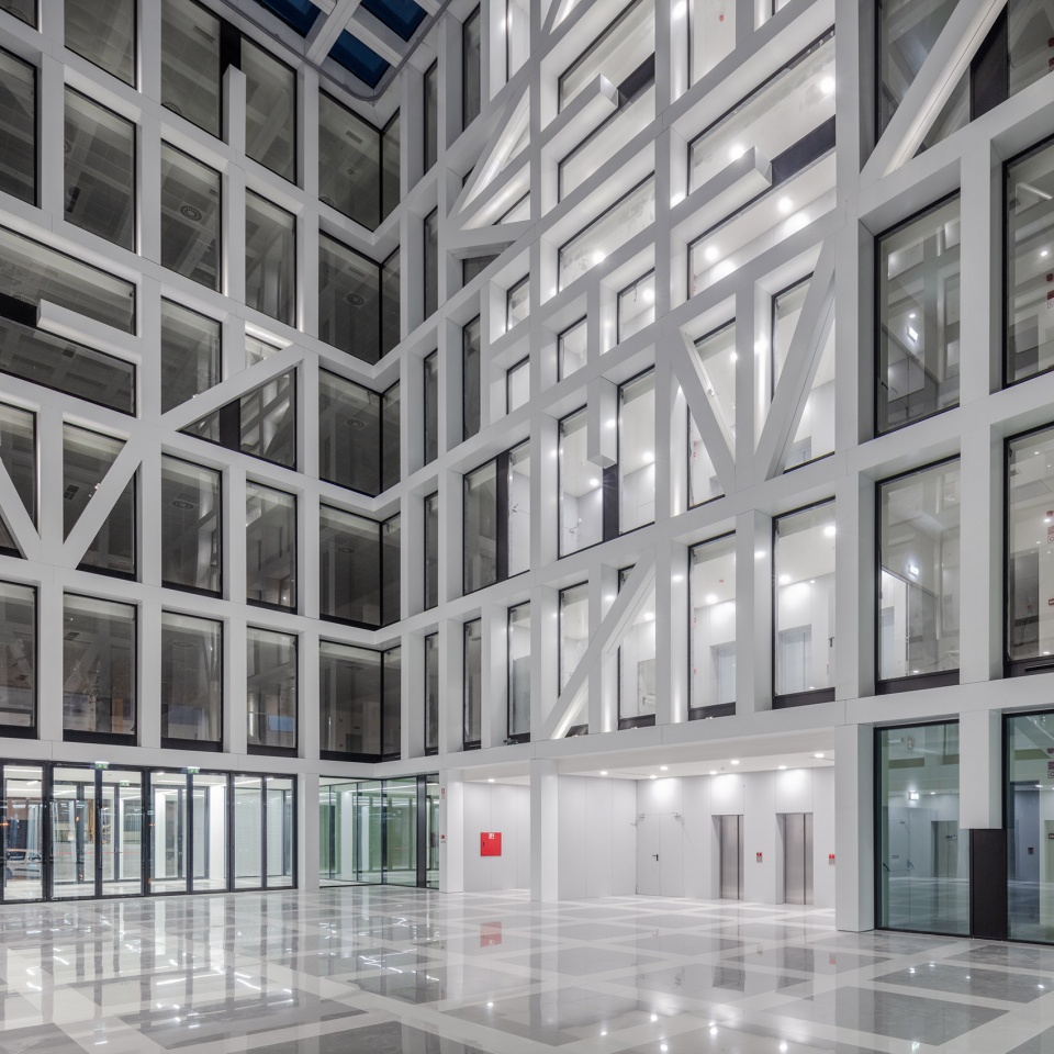Urbo Business Centre by Nuno Capa Arquitecto