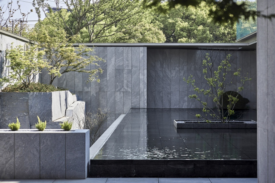 courtyard of suzhou stream villa change studio