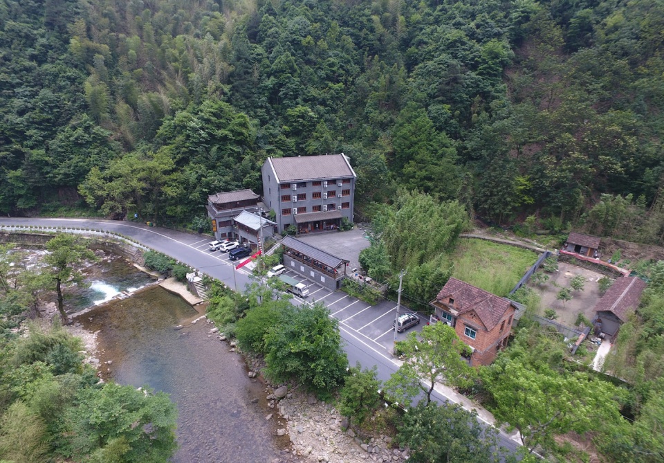 the renovation of yule mountain boutique hotel in hangzhou china by continuation studio