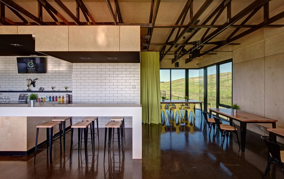 soccer5s dandenong by plus architecture